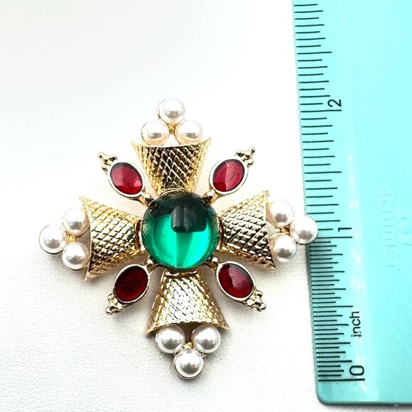Red Green Rhinestone Gold Tone Maltese Cross Statement Brooch Pin New - Picture 3 of 4